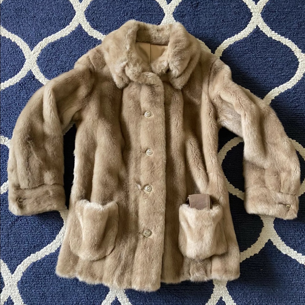 Beautiful Vintage Grandella Sportowne Faux Fur Mink Coat
